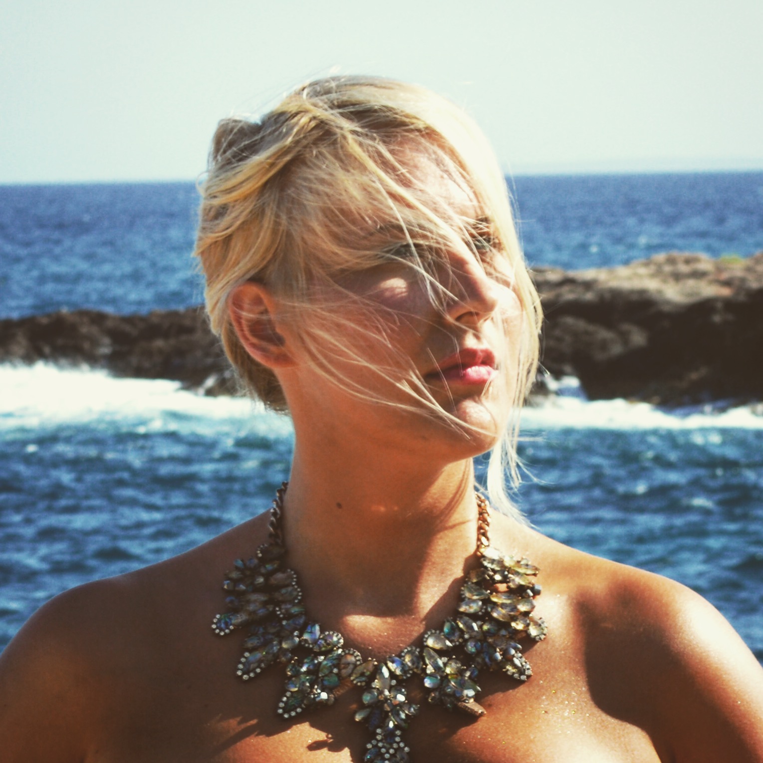 Laura Bozkus am Meer
